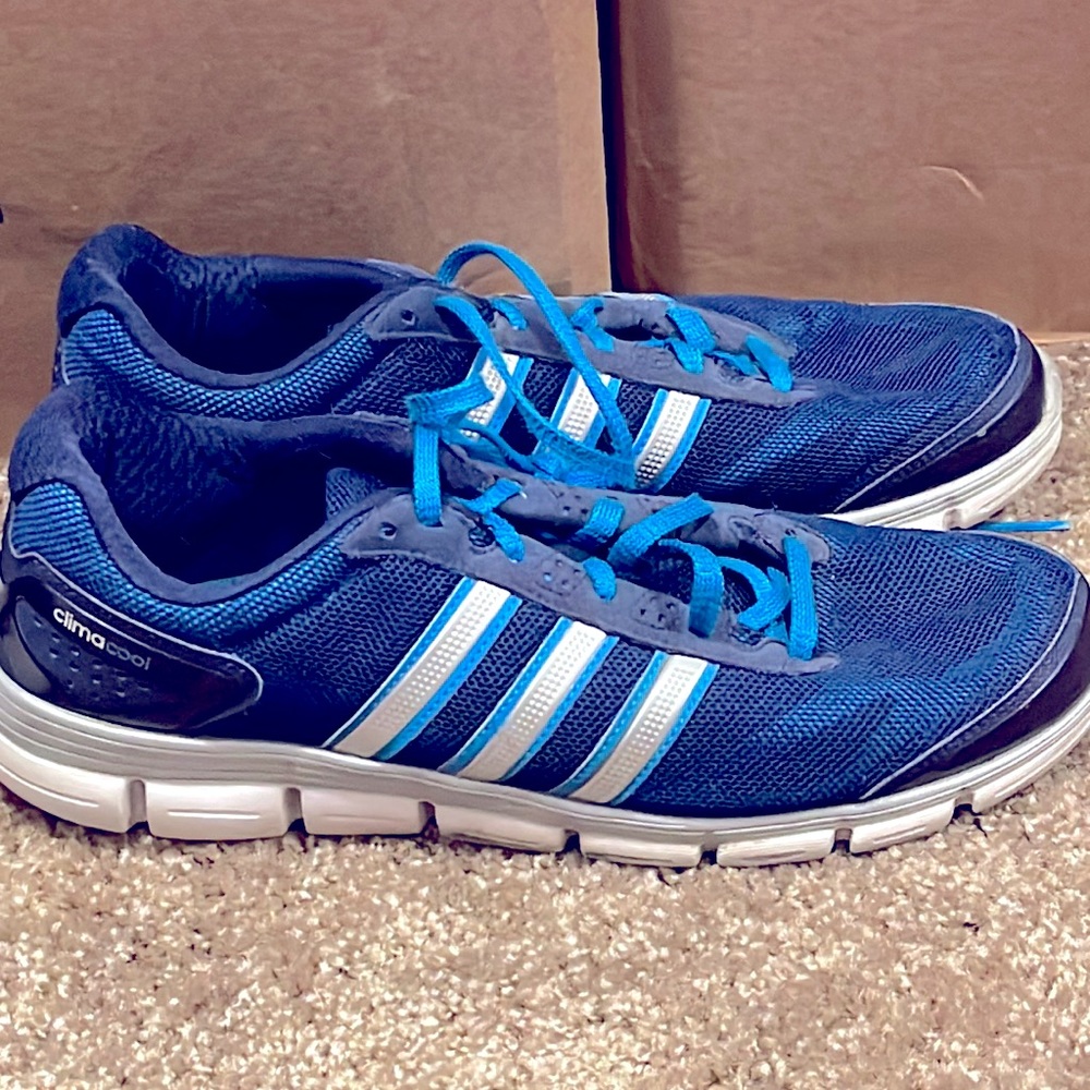 Size 10 Adidas climacool mens shoes.